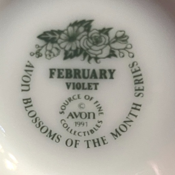 FEBRUARY Vintage AVON ‘Blossoms of the Month’ Teacup & Saucer February Violet - Picture 2 of 10